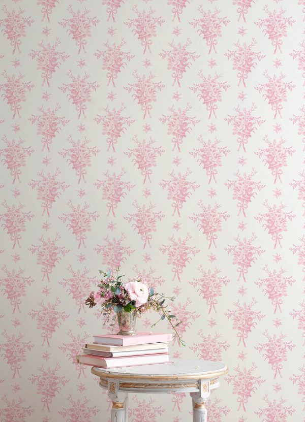 Rosie Arrangements Icey Winters Bouquet Toss Wallpaper For Discount - Image 5